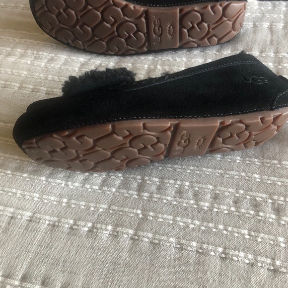 UGG - Picture 4 of 4